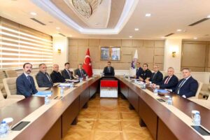 karabukte-okul-guvenligi-toplantisinda-vali-cagatay-titiz-uygulama-talimati-verdi-2aTmtuca