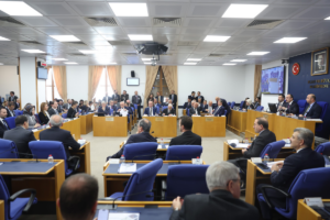 tbmmde-karahana-840-kusur-milyarlik-fon-krizi-zeybekcinin-250-milyonu-soruldu-nahlRpUE